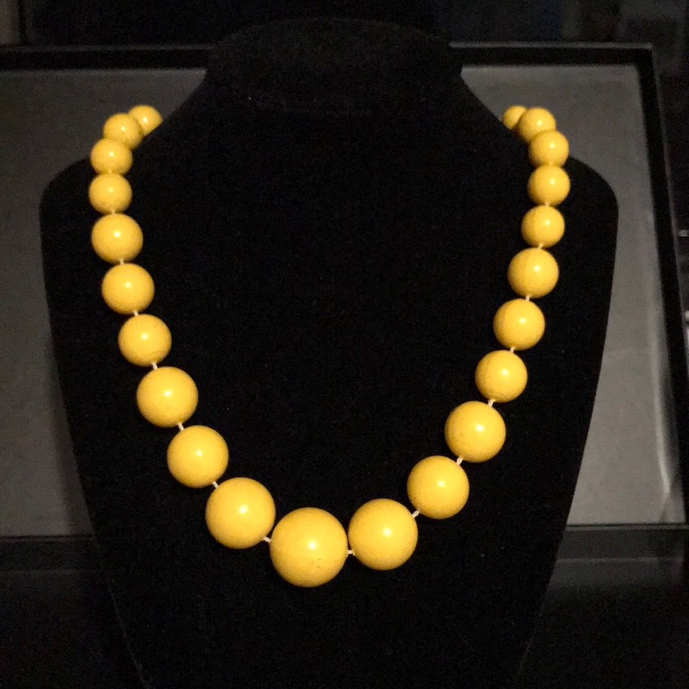 Yellow big bead necklace